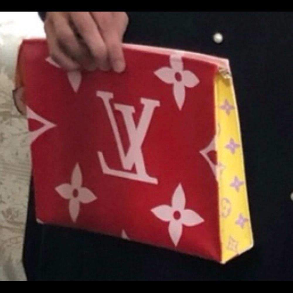 Louis Vuitton Toiletry Pouch 26 Limited edition Brand New - Picture 8 of 11